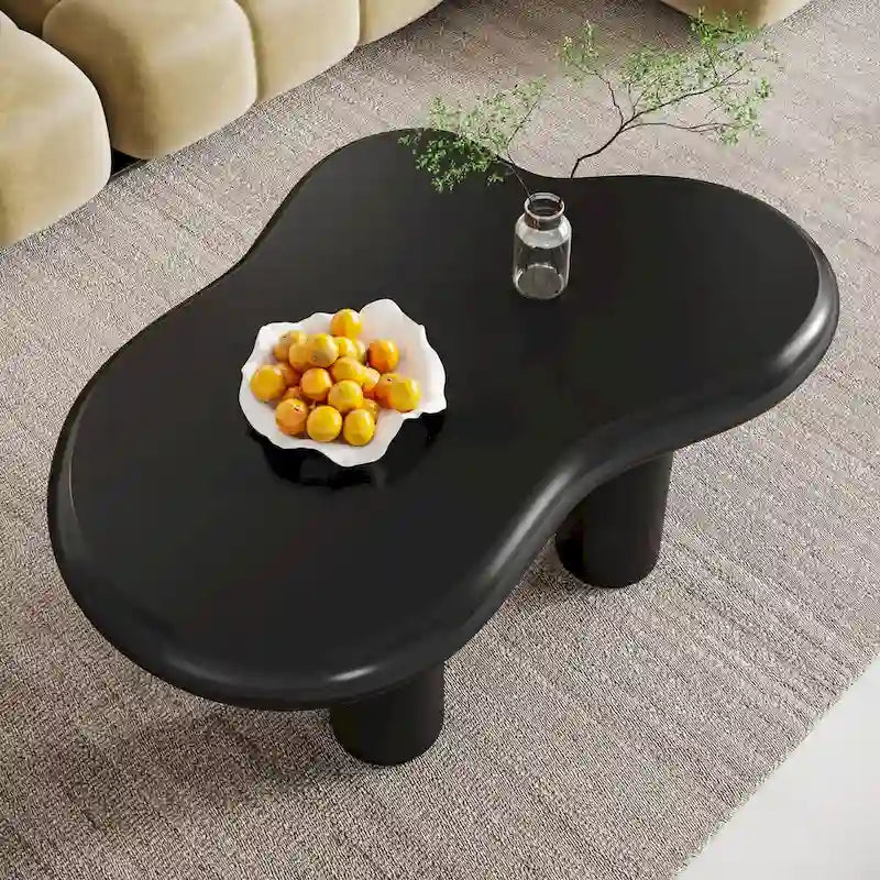 Table basse en forme de nuage avec plateau en bois composite et pieds en PVC