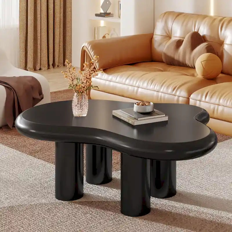 Table basse en forme de nuage avec plateau en bois composite et pieds en PVC